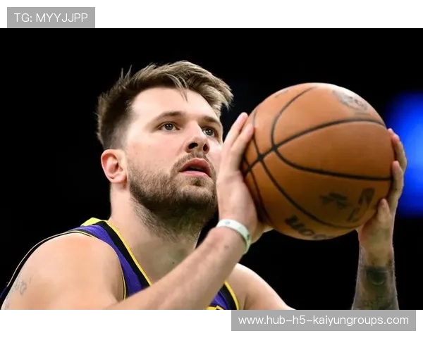 东契奇那脚传球堪称艺术，独行侠看点十足，东契奇传球集锦